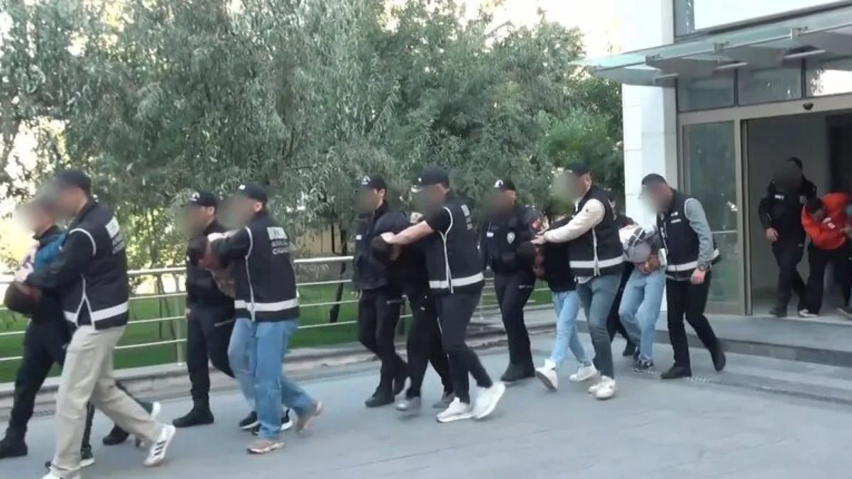 İçişleri Bakanlığı'nın yeni nesil suç örgütlerine yönelik düzenlediği operasyonu simgeleyen görsel