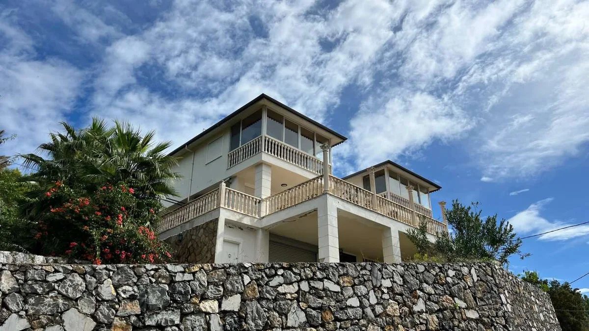 Alanya'da Hollandalı yaşlı çift ölü bulundu