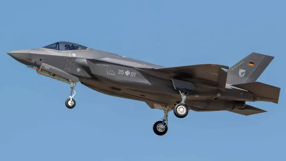 Almanya'nın teslim aldığı F-35 savaş uçağı
