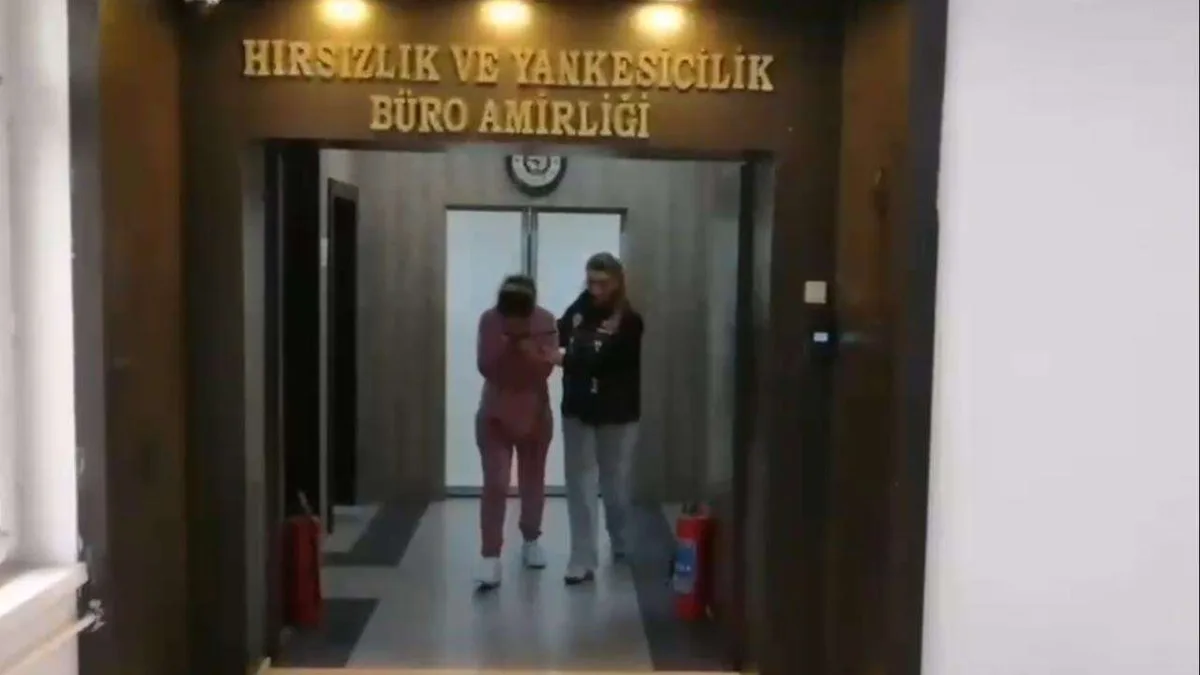 Polis ekiplerinin hırsızlık şüphelisini gözaltına alması