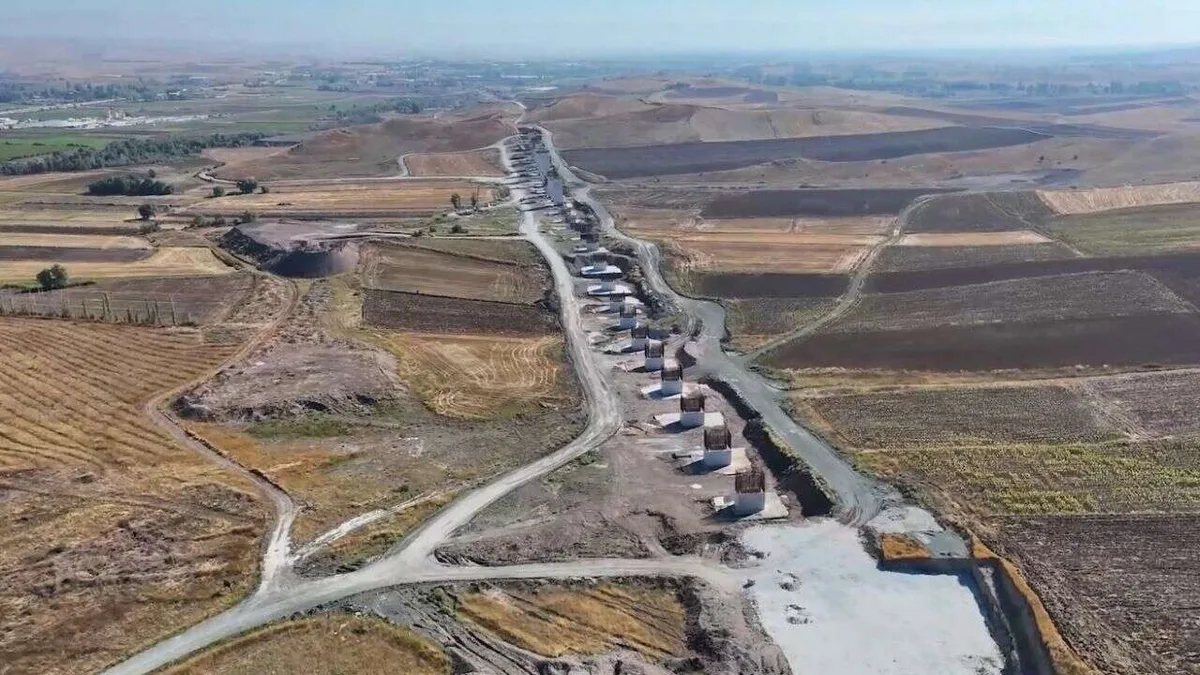 Hızlı tren hattı inşaat çalışmaları ve ray döşeme