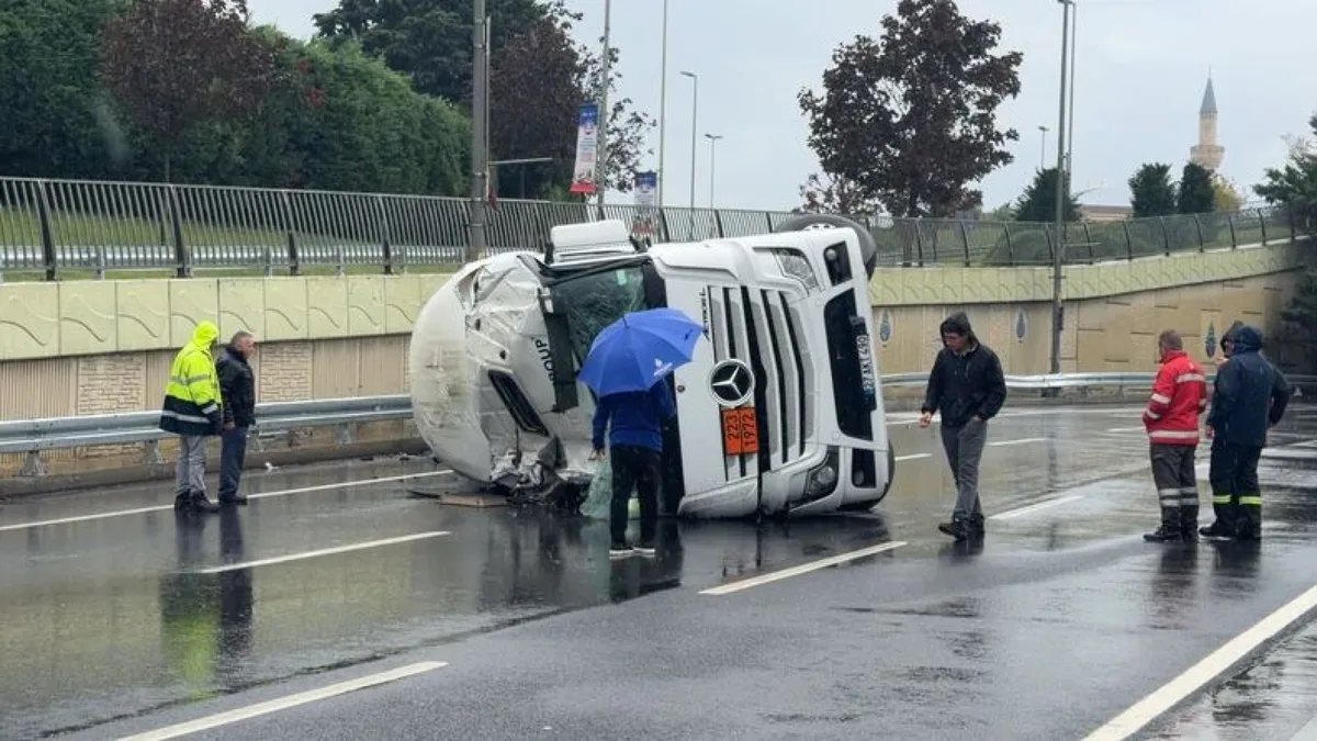 Bakırköy'de devrilen LNG yüklü tankerin havadan görüntüsü