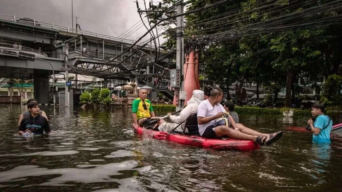 Bangkok'ta sel felaketi: 700 bin kişi etkilendi