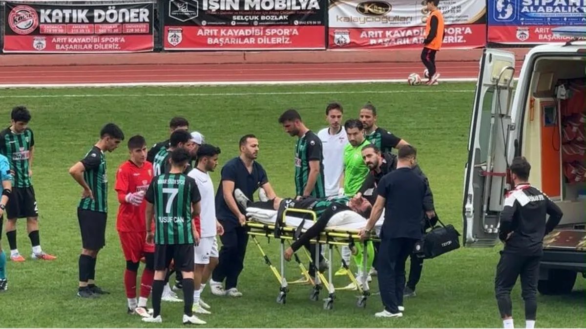 Bartın'da maçta kalp krizi geçiren futbolcu hastanede