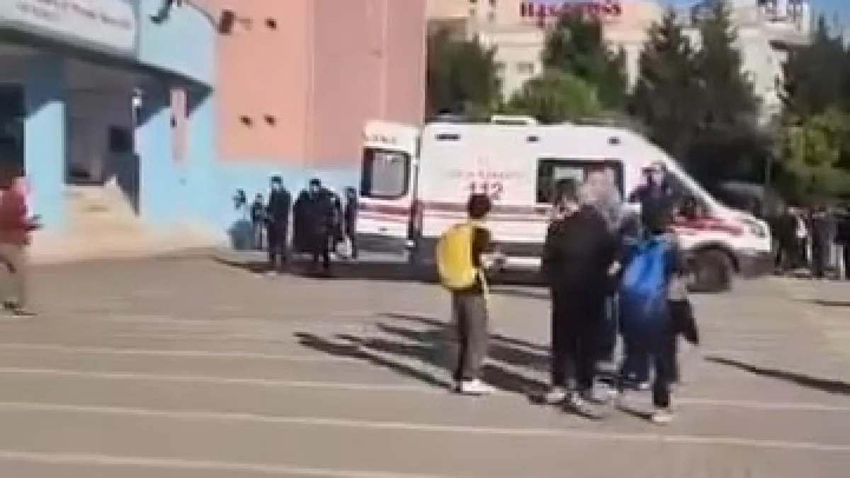 Başakşehir'de okulda kavga: 5 öğrenci yaralandı