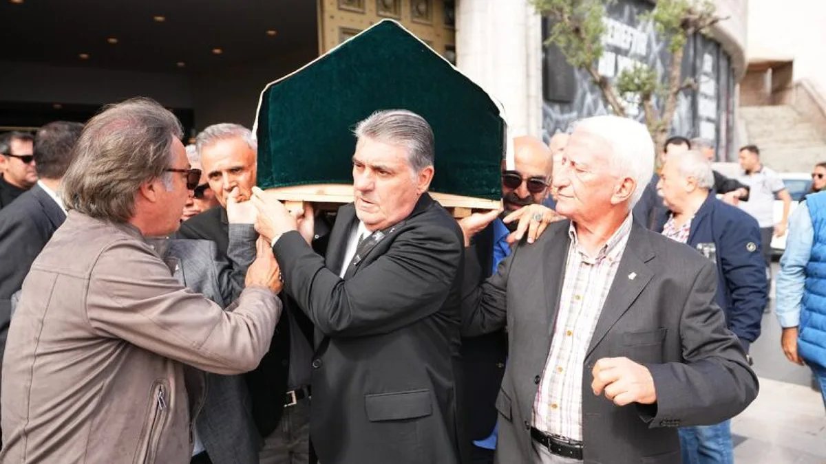 Beşiktaş eski yöneticisi Metin Keçeli'yi uğurladı