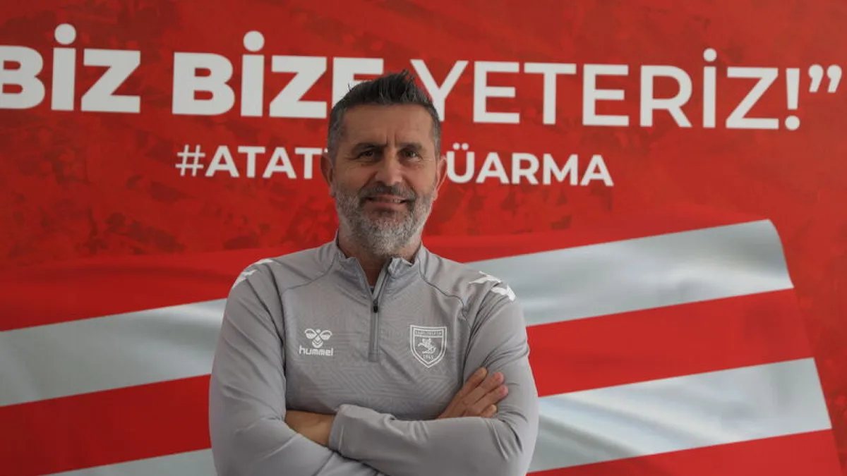 Samsunspor Teknik Direktörü Nenad Bjelica basın toplantısında konuşuyor