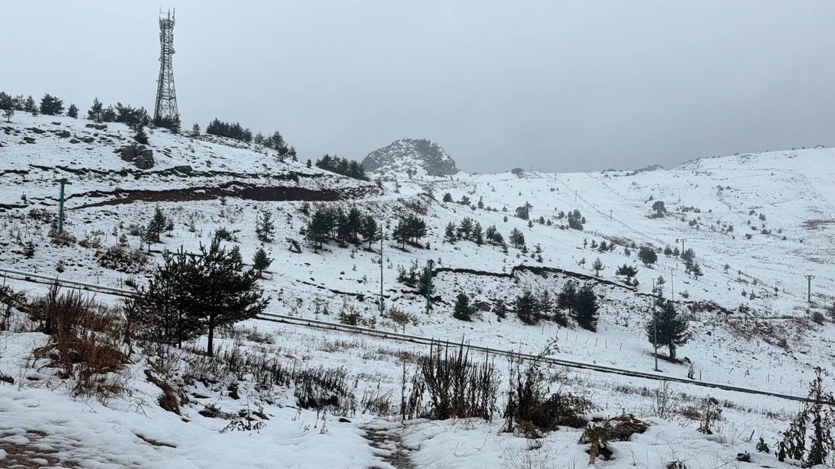 Bolu ve Manisa'nın yüksek kesimlerine kar yağdı