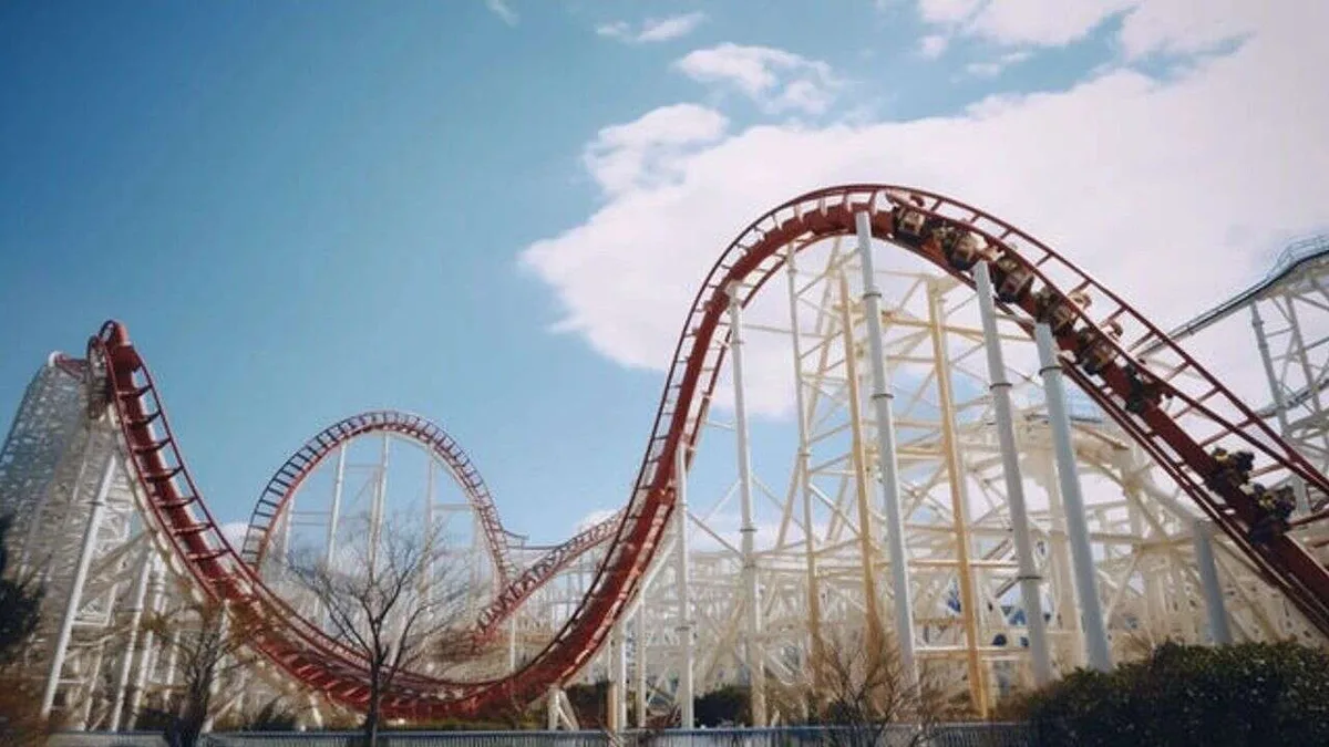 Six Flags Magic Mountain eğlence parkındaki X2 hız treni
