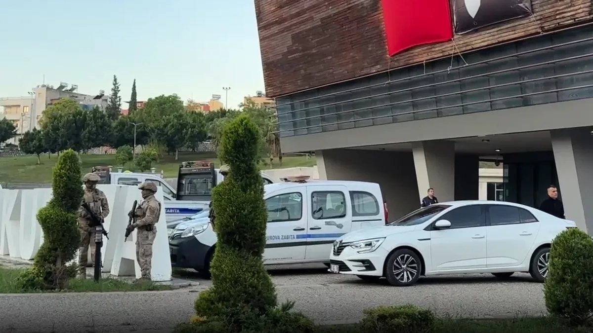 Çukurova Belediyesi'ne operasyon: 44 gözaltı