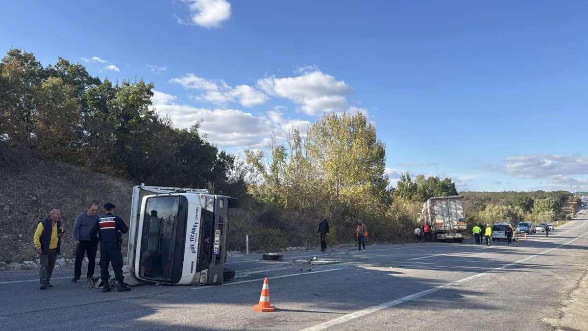 Edirne'de tır ile kamyonet çarpıştı: 4 yaralı