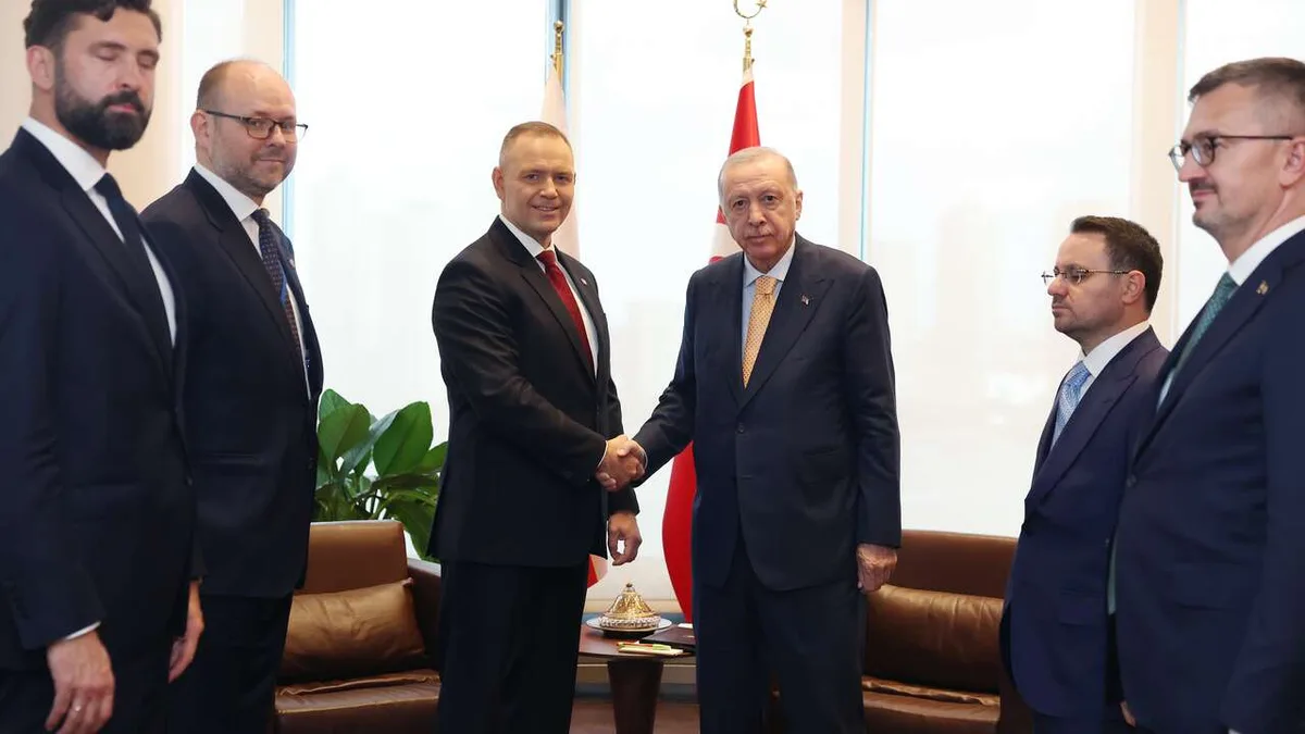 Cumhurbaşkanı Erdoğan'ın Polonya Cumhurbaşkanı Nawrocki ile Türkevi'ndeki görüşmesi