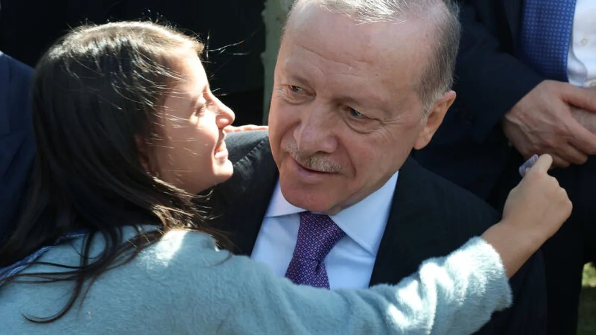 Erdoğan, Rami Kütüphanesi'ndeki AileFest'i ziyaret etti