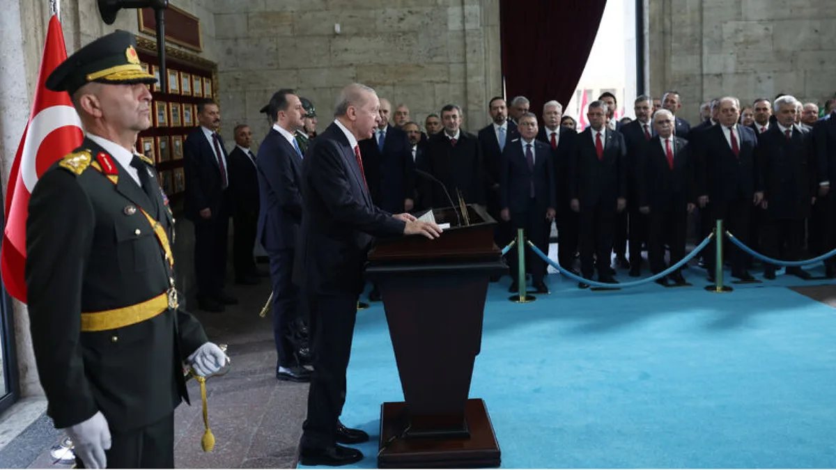 Erdoğan ve devlet erkanı Anıtkabir'i ziyaret etti