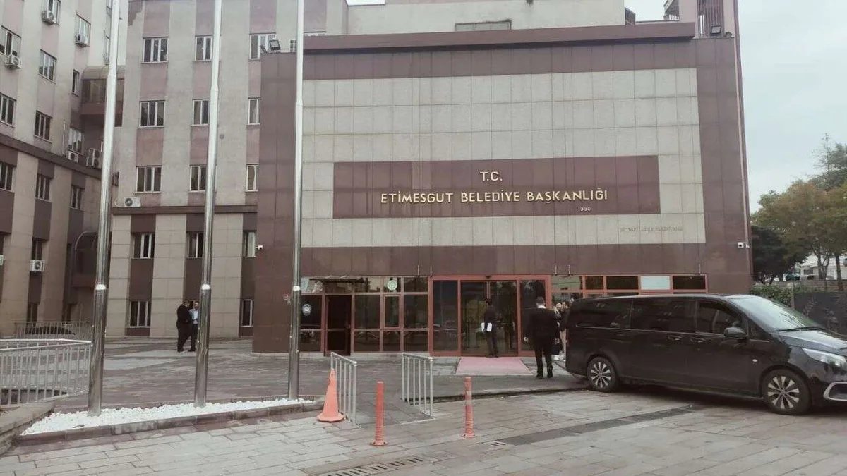 Etimesgut Belediyesi soruşturmasında 7 tutuklama