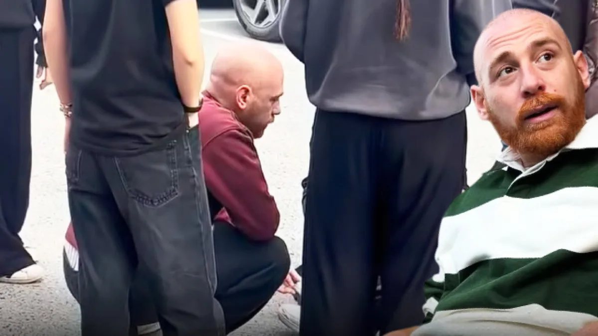 Furkan Kızılay, Sakarya'da kaza yapan motosikletliye yardım etti