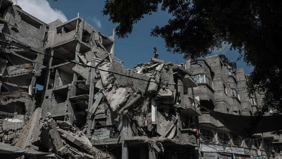 Gazze'de can kaybı 74 bin 377'ye yükseldi