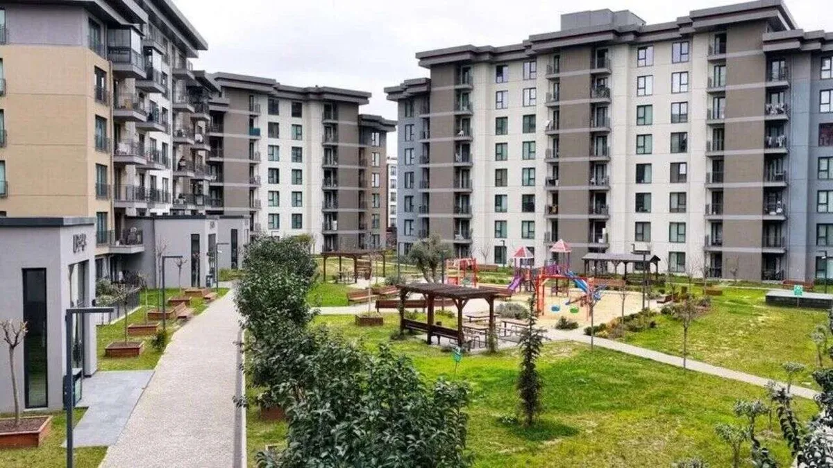 İstanbul'da kentsel dönüşüm çalışması yapılan bir bina