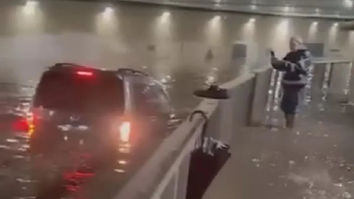 İstanbul'da sağanak: Pendik'te alt geçit suyla doldu