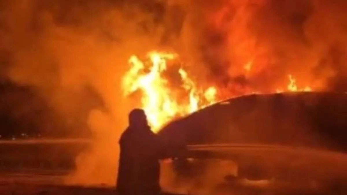 Kars'ta seyir halindeki tır alev aldı
