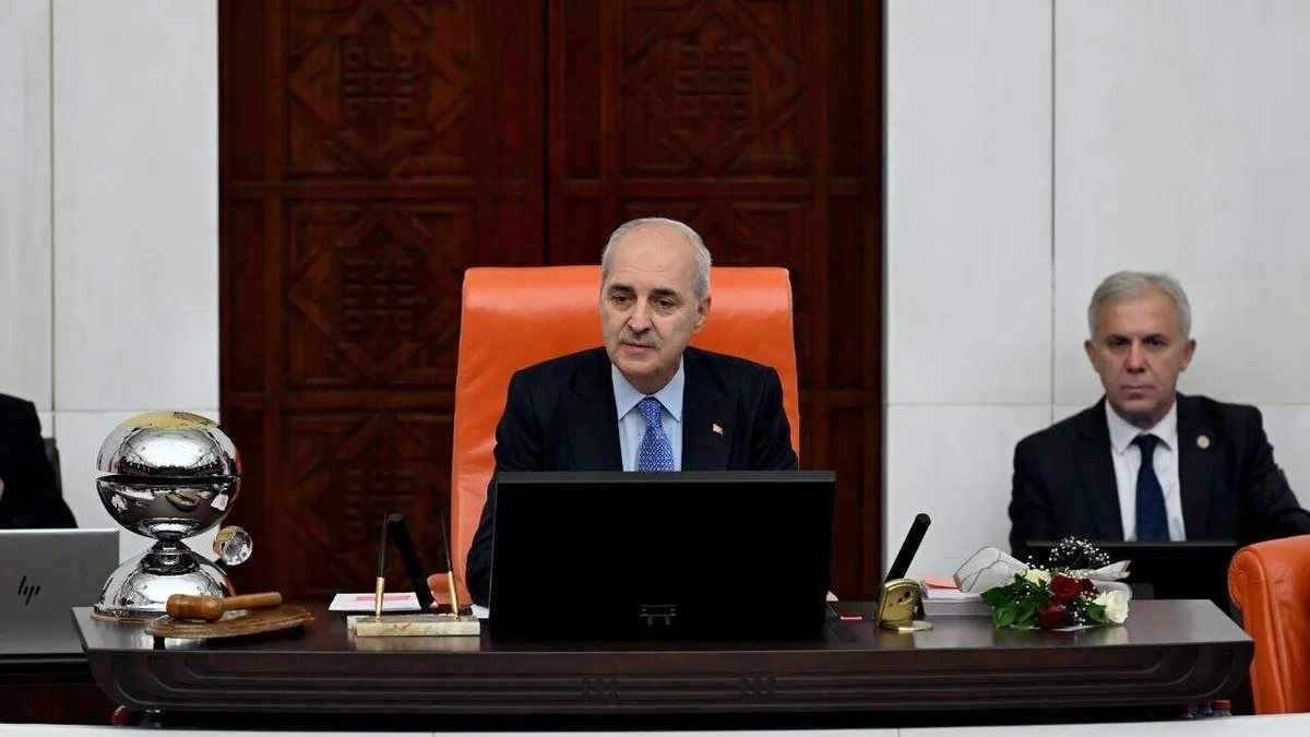 Kurtulmuş: Türkiye prangalarından kurtuluyor