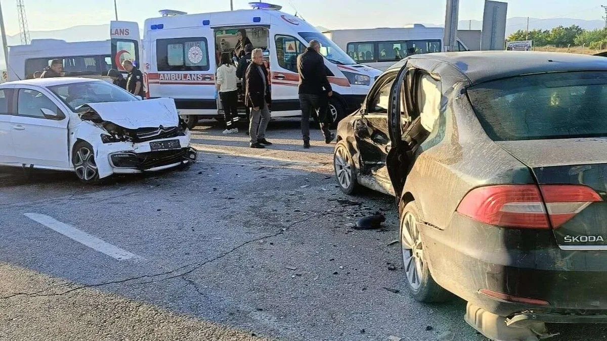 Malatya'da kaza: İki otomobil çarpıştı, 6 yaralı