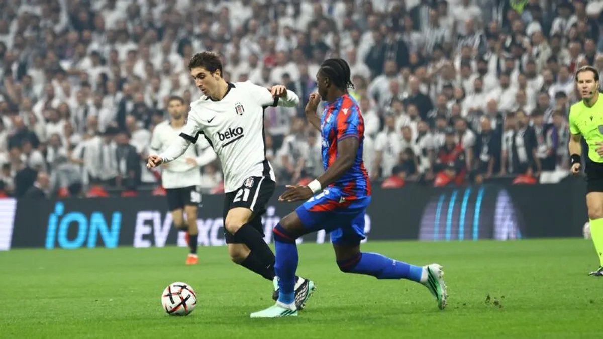 Fabio Miretti Beşiktaş forması ile sahada