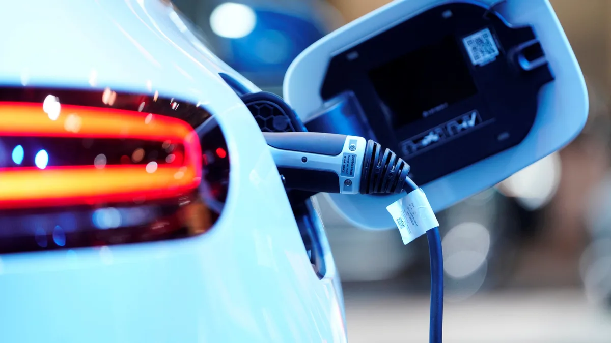 Öztopçu: Elektrikli araçlara yeni finansman modeli şart