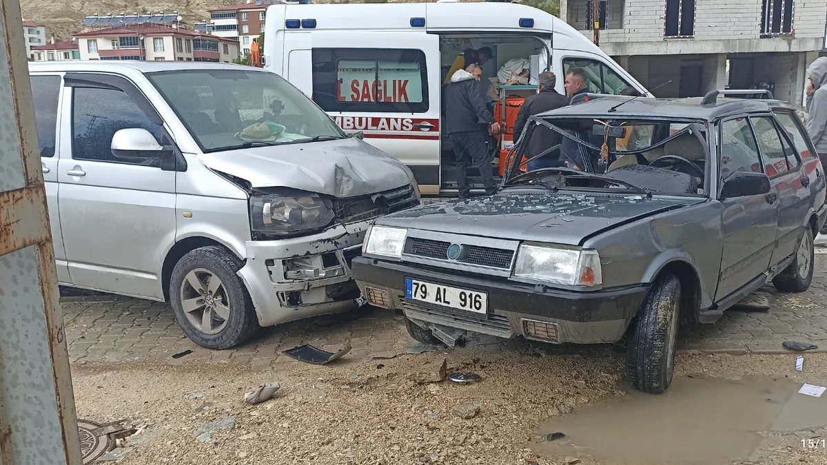 Sivas'ın Gürün ilçesinde trafik kazası: 4 yaralı