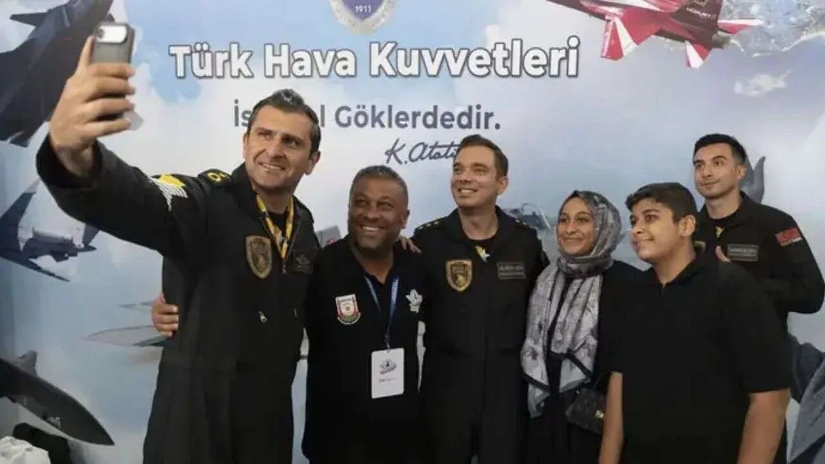 SOLOTÜRK pilotları Şanlıurfa'da gençlere ilham verdi