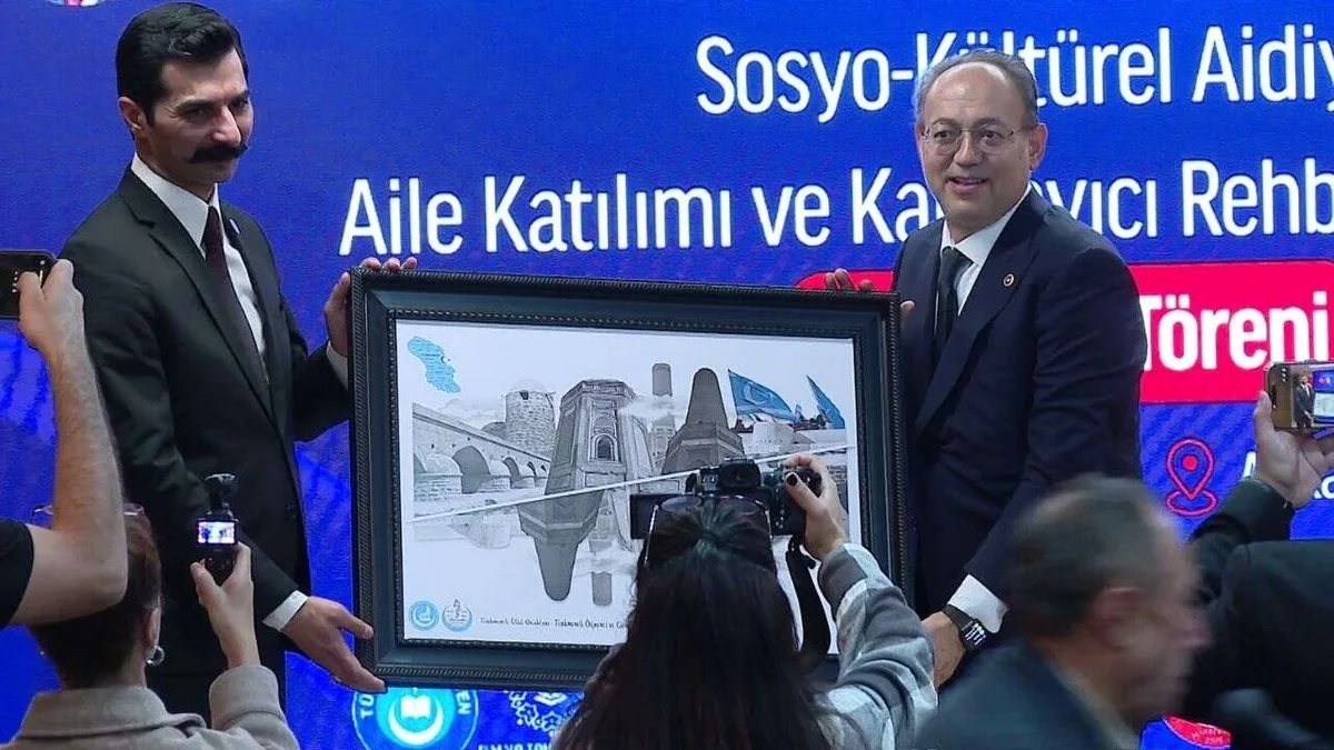 Türkmeneli'den gelen öğretmenlere sertifika töreni