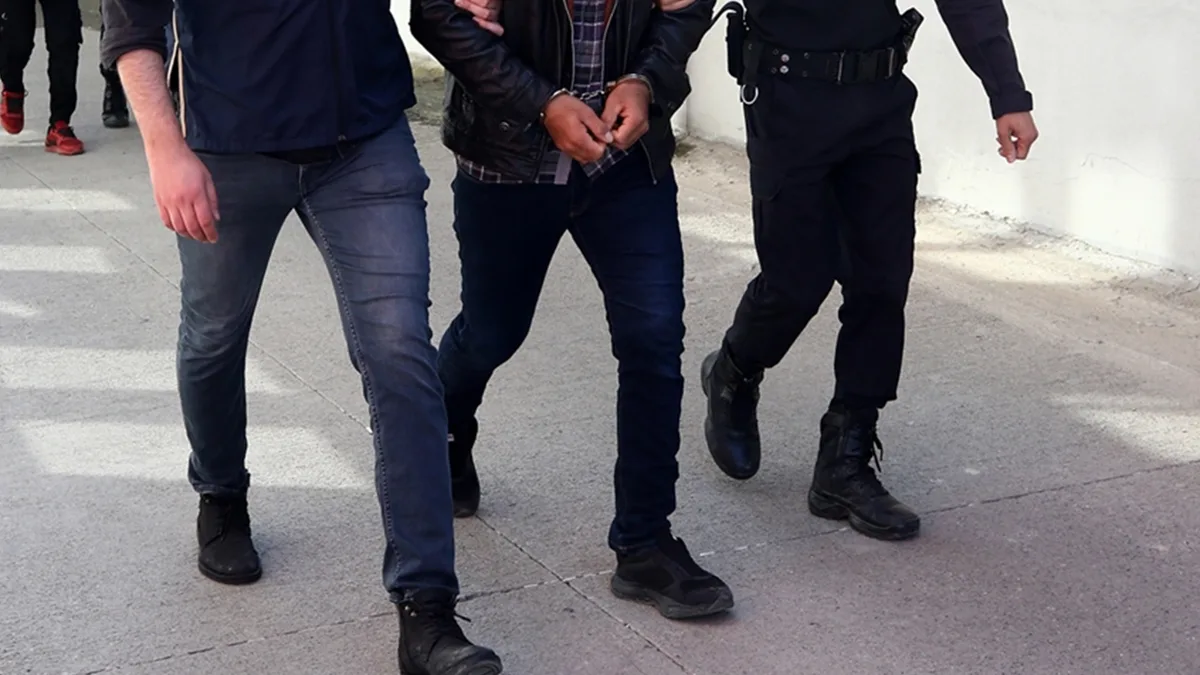 Usulsüz vatandaşlık soruşturmasında 33 tutuklama