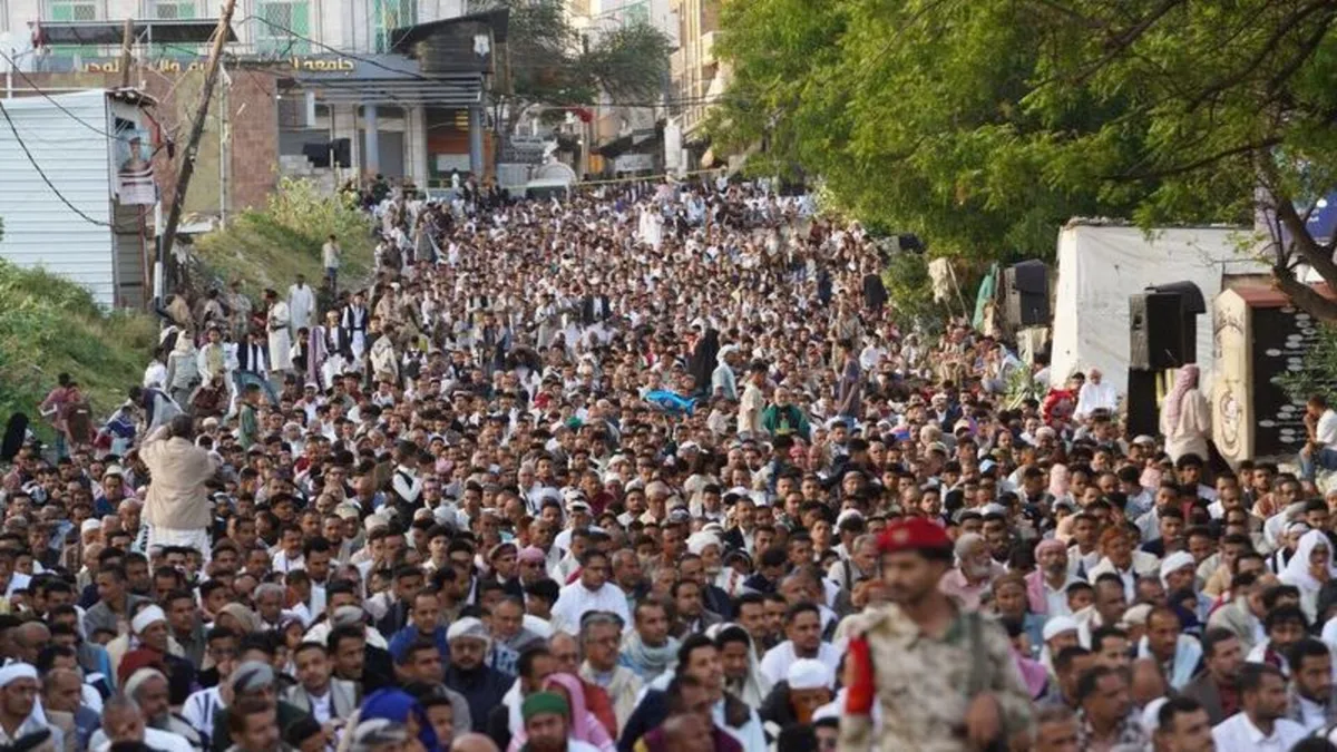 Yemen'de halk pazarına saldırı: Panik yaşandı
